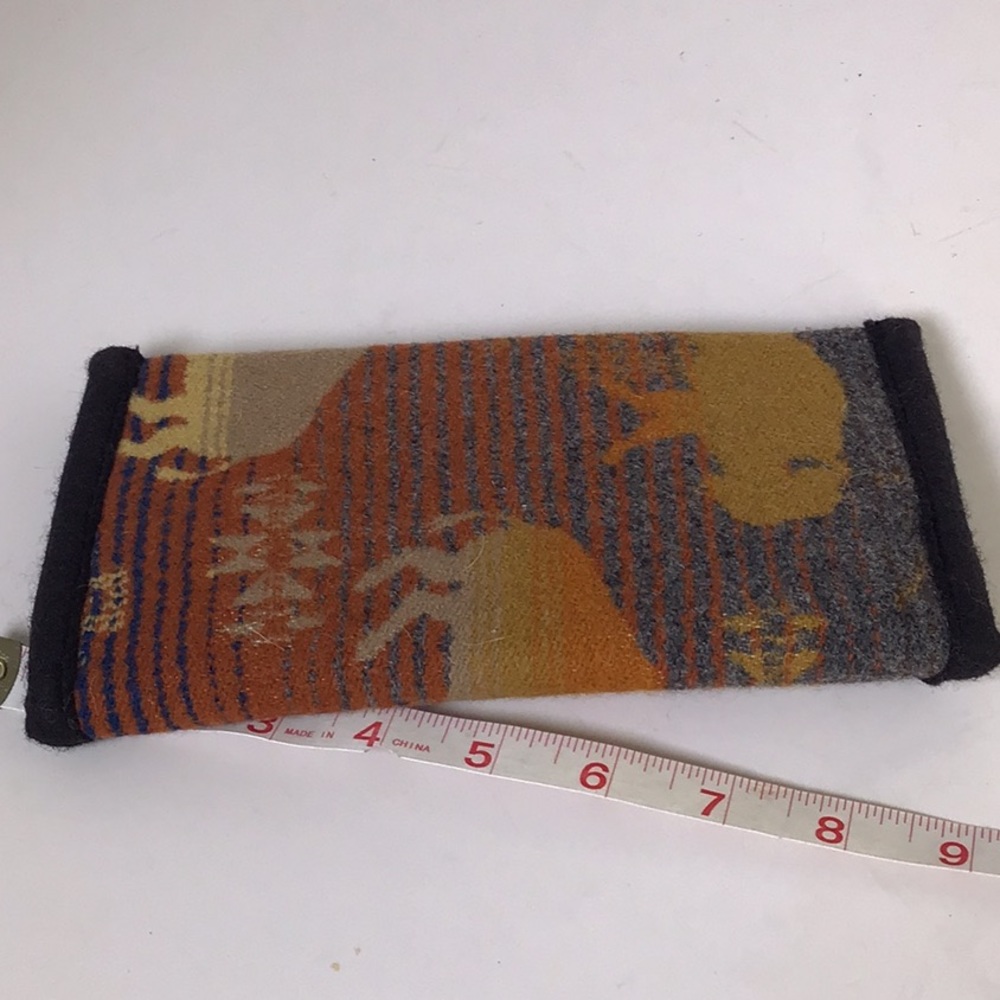 Timberline ltd wool wallet with white buffalo design - Picture 5 of 8